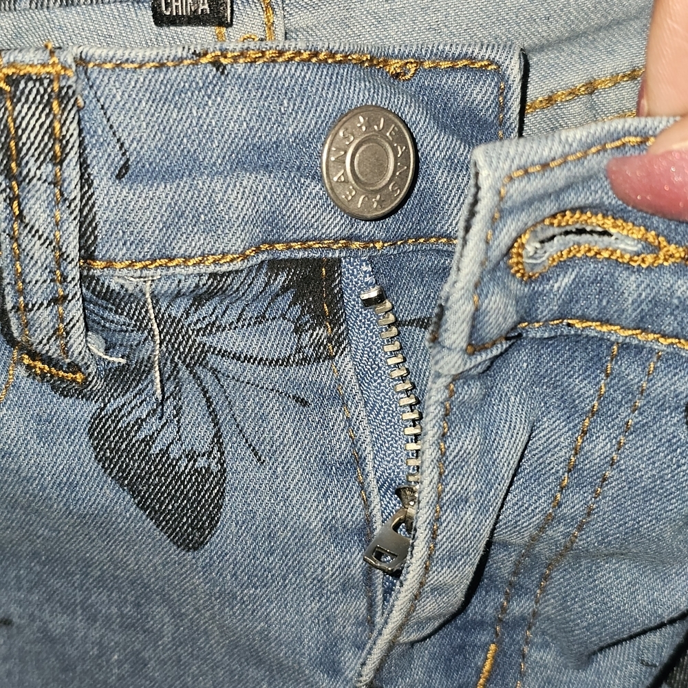 Blue Butterfly Print Cropped Jeans - Picture 7 of 9